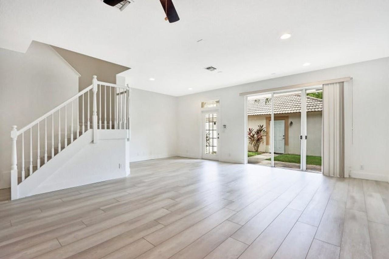 8021 Murano Cir - Photo 3 of 13