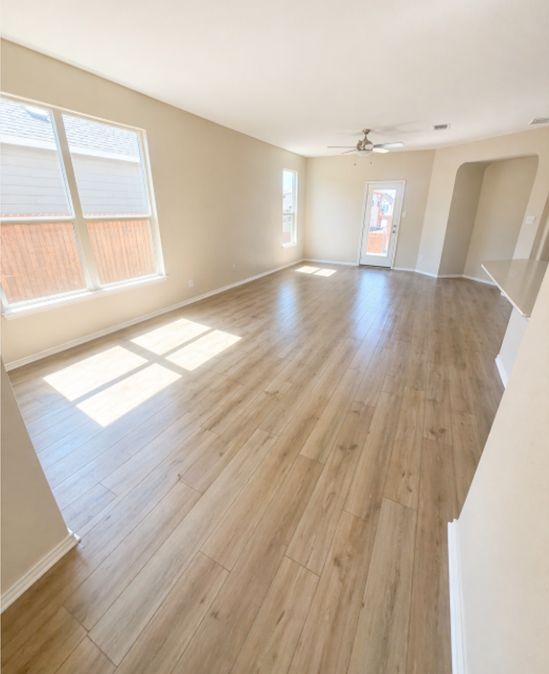 1308 Long Creek Ln - Photo 4 of 32