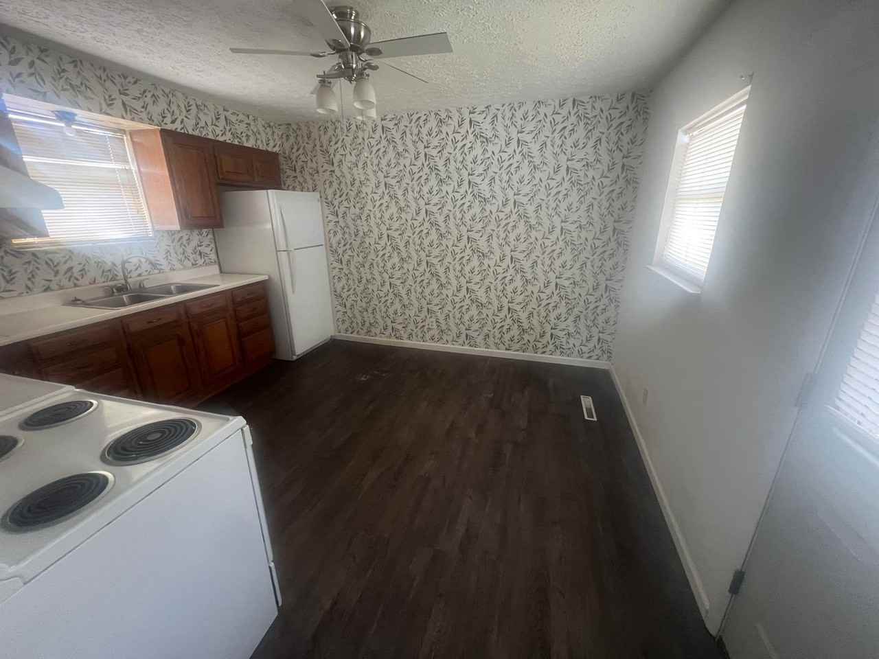 23 Pine St - Photo 6 of 9