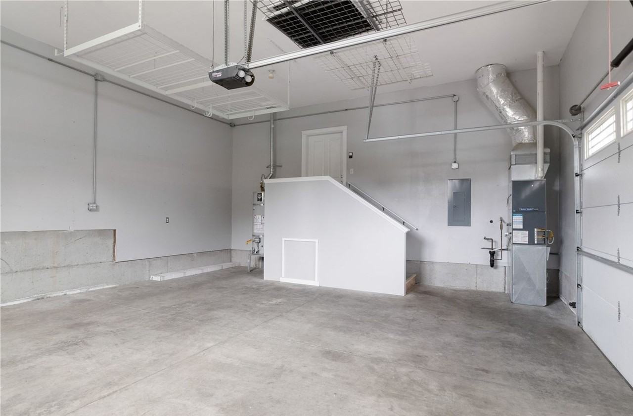 2703 Fir Crest Blvd - Photo 3 of 7