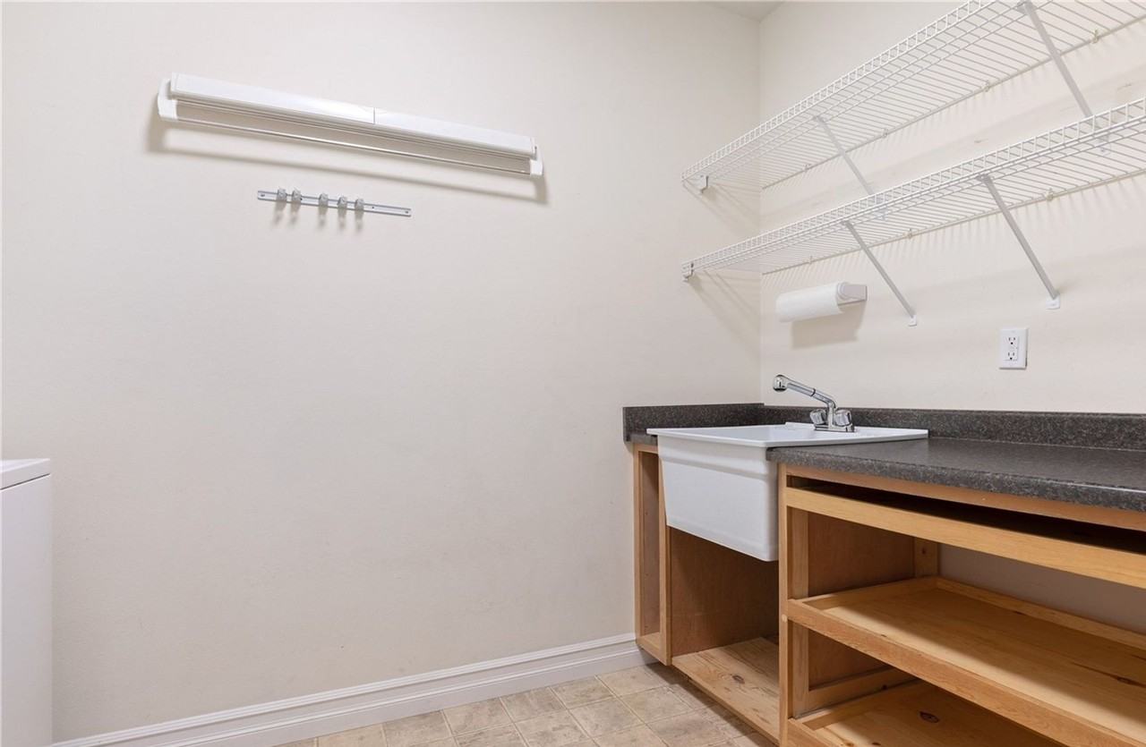 2703 Fir Crest Blvd - Photo 5 of 7