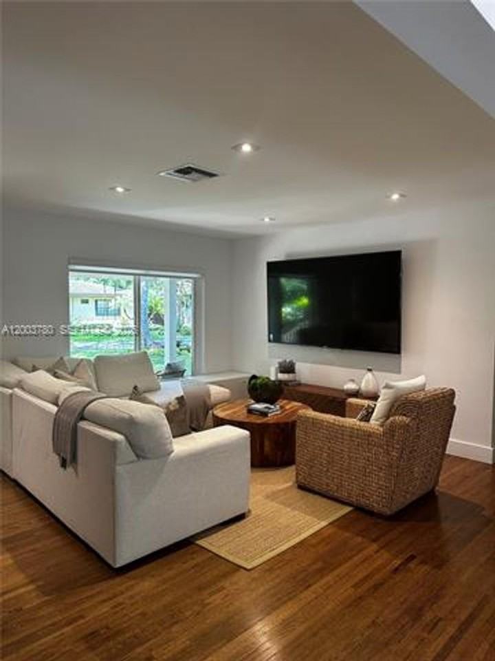 630 San Lorenzo Ave #0 - Photo 6 of 25