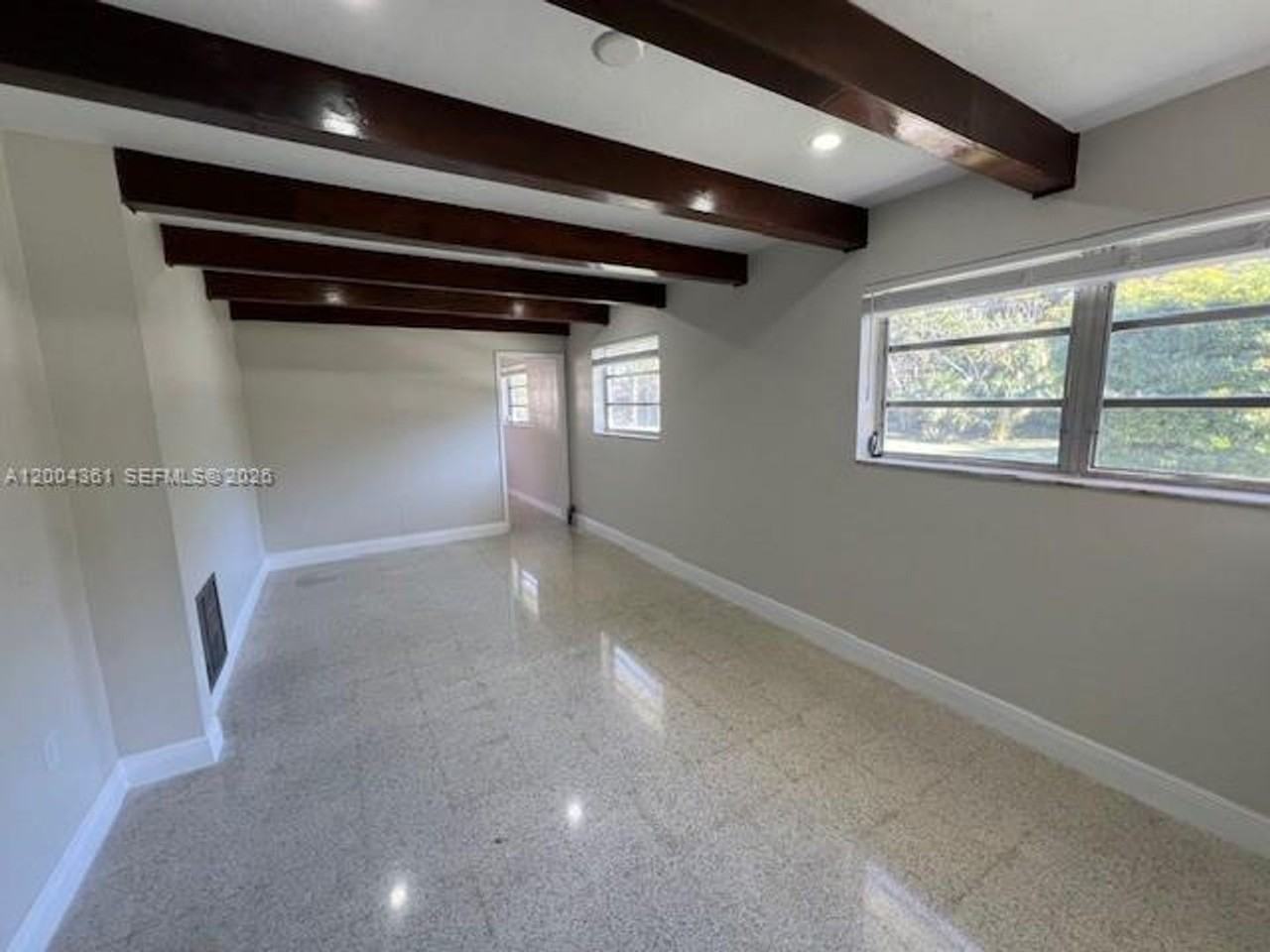 2500 Sw 58th Ave - Photo 6 of 20