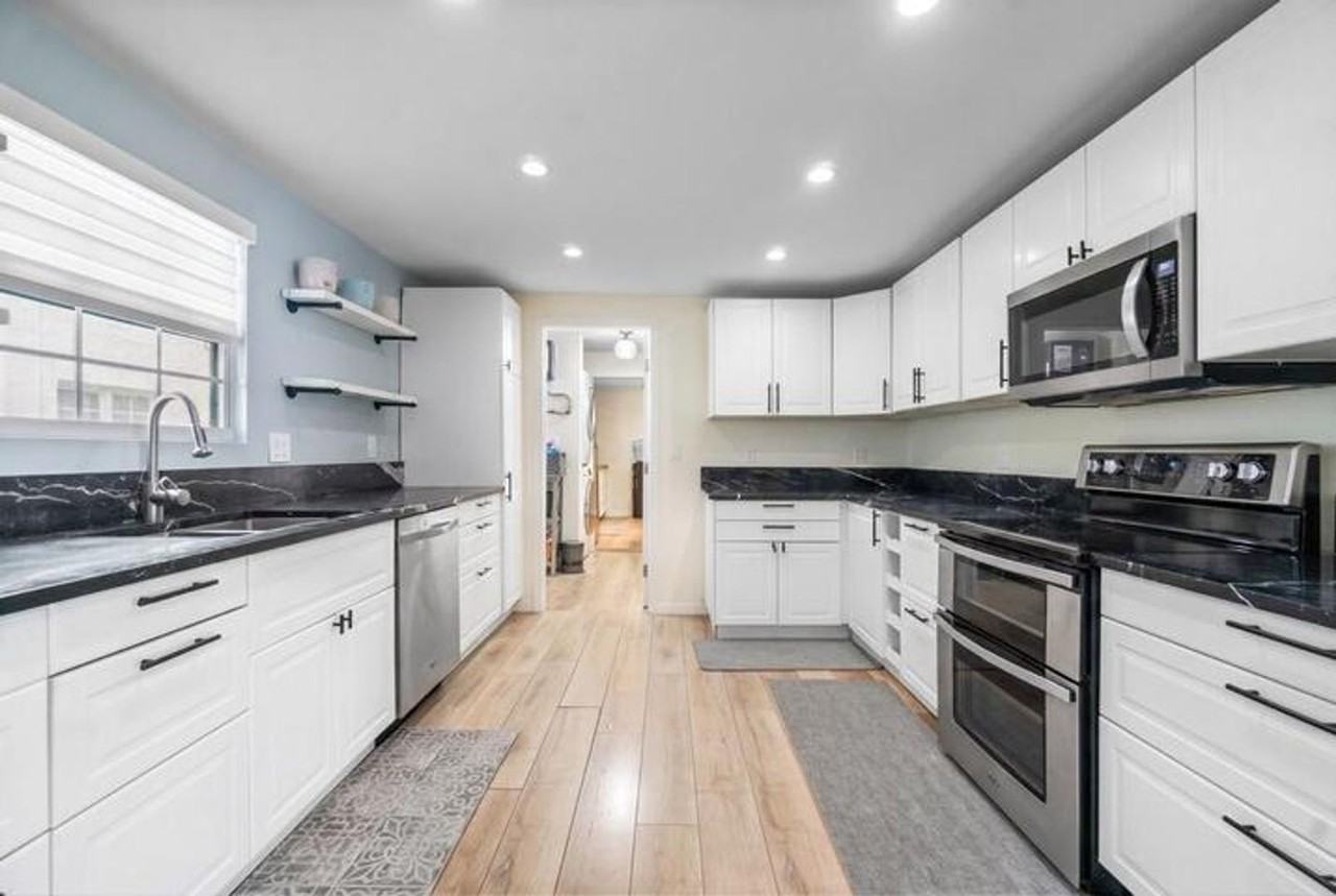 353 E Lakewood Rd - Photo 3 of 15