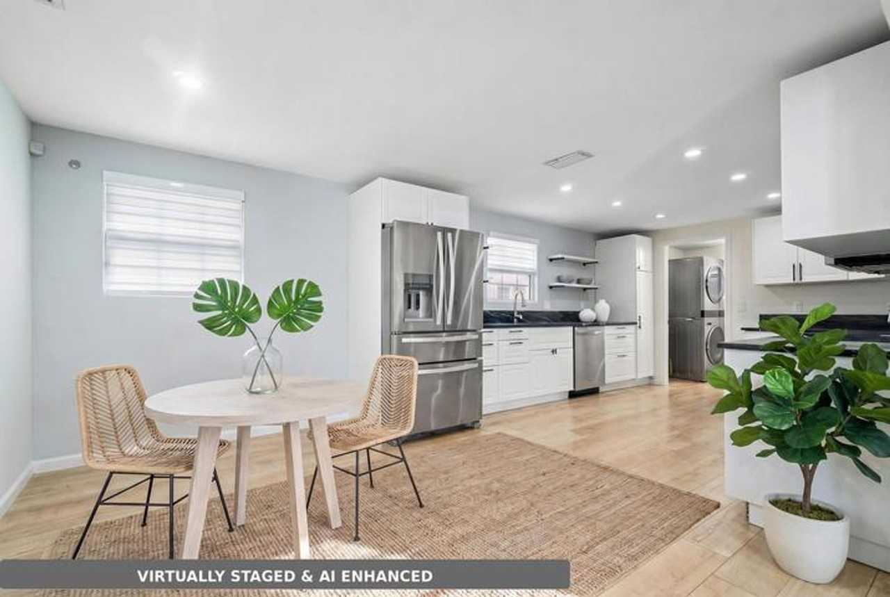 353 E Lakewood Rd - Photo 4 of 15