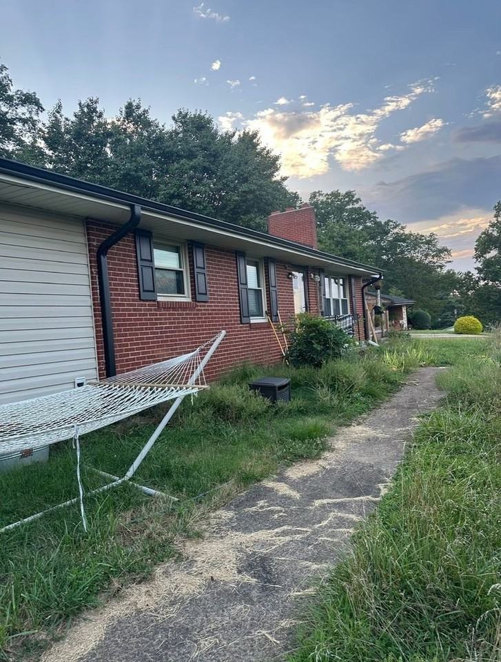 16 Wagon Trail Rd - Photo 3 of 15