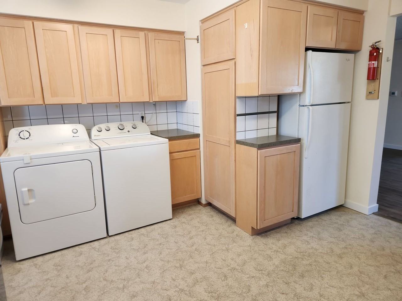 708 Virginia St - Photo 5 of 24