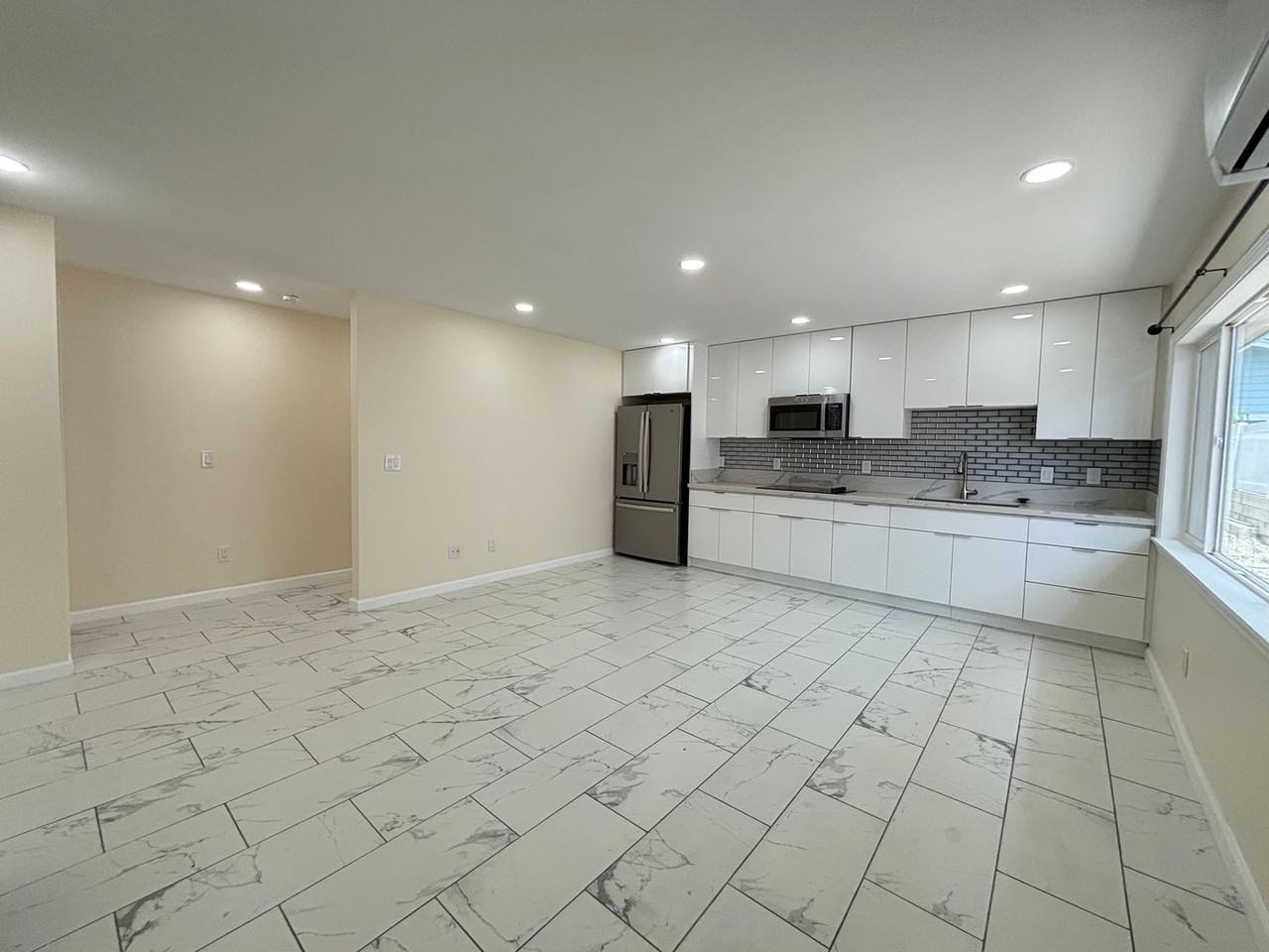 1674 Kino St - Photo 2 of 22