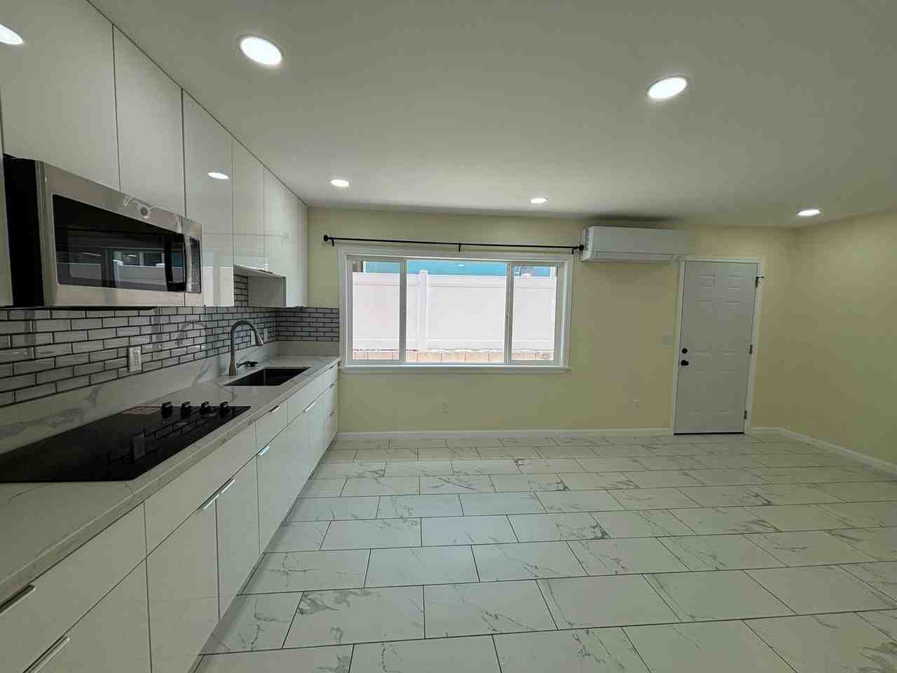 1674 Kino St - Photo 3 of 22