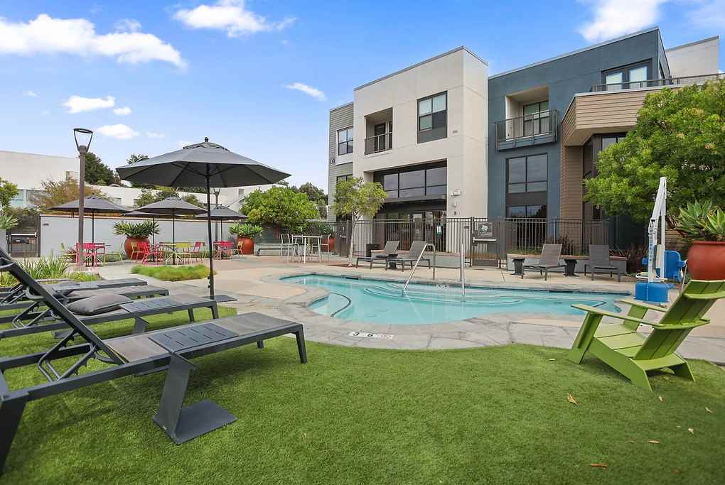 777 Hamilton - Photo 4 of 46