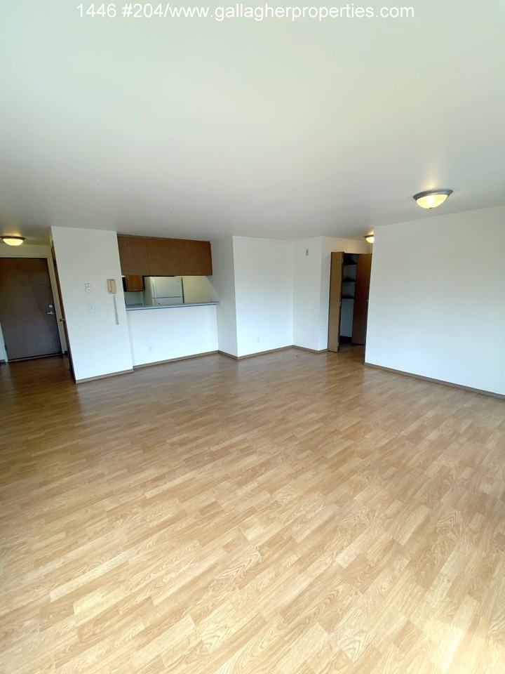 1446 - Photo 7 of 16