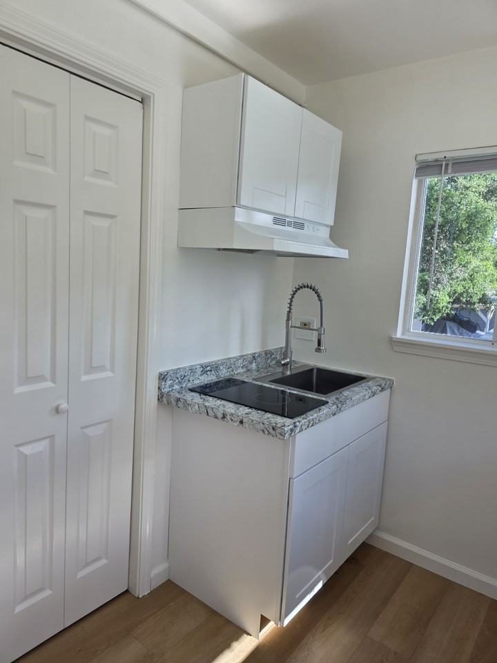 934 Clark Street - Photo 5 of 12