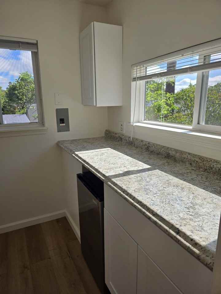 934 Clark Street - Photo 7 of 12