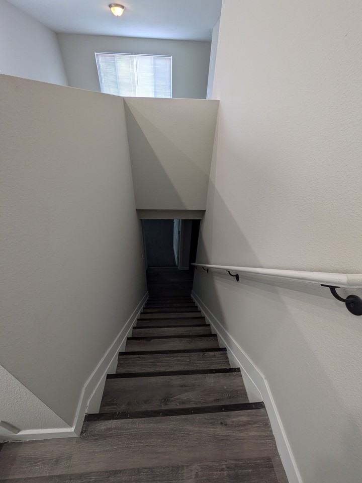 65 South 18th Avenue-A - Photo 5 of 8