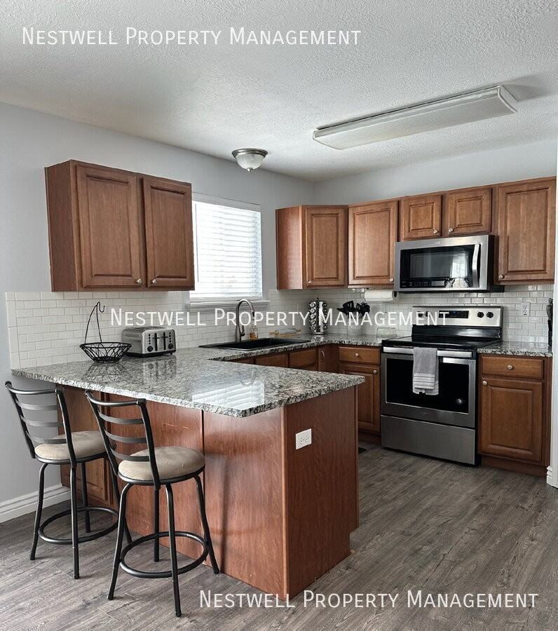 837 S 1020 W - Photo 3 of 22