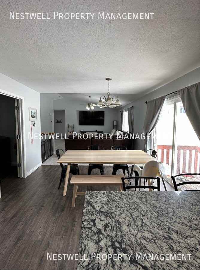 837 S 1020 W - Photo 4 of 22