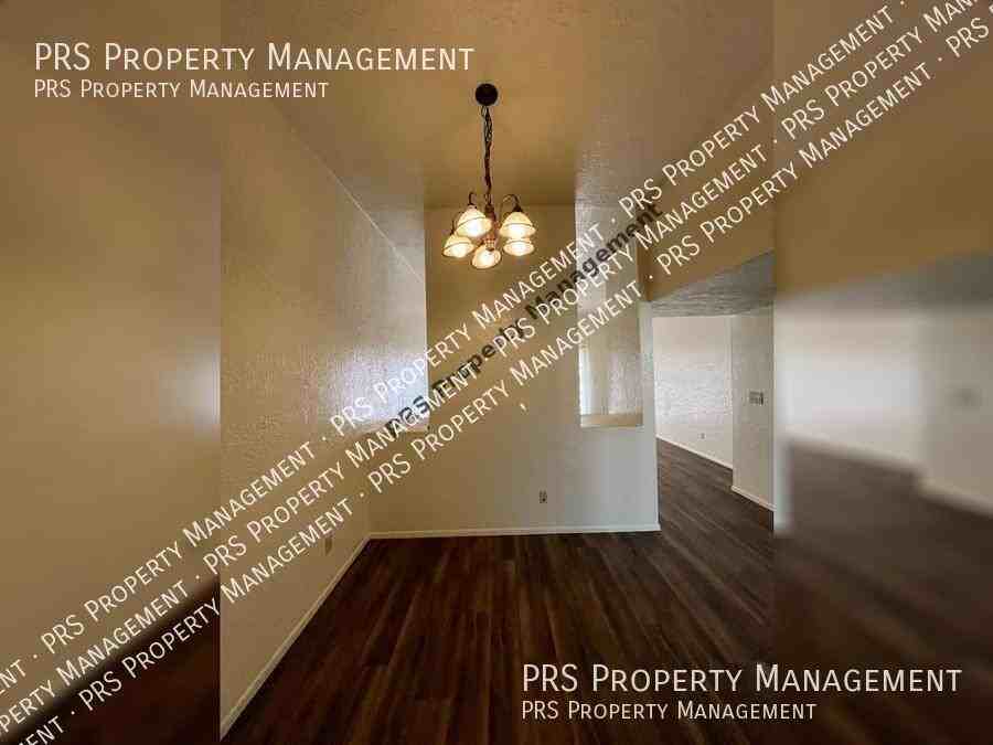 7701 S Heather Dr - Photo 6 of 29