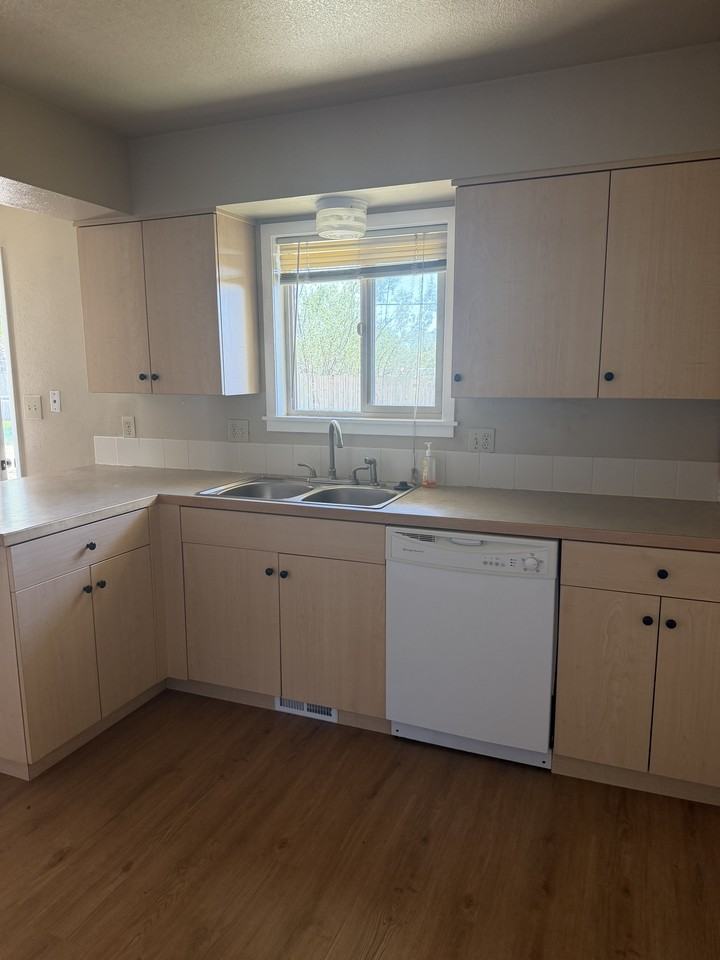 3303 & 3305 East Locust Street - Photo 7 of 17