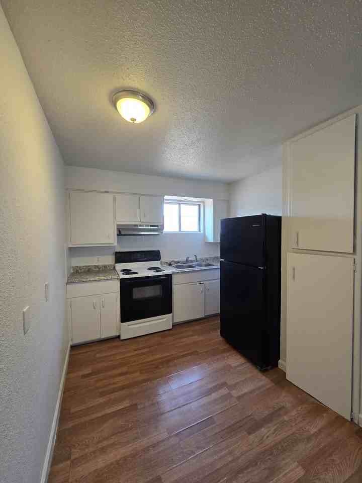 1916-1924 S Broadway - Photo 5 of 32