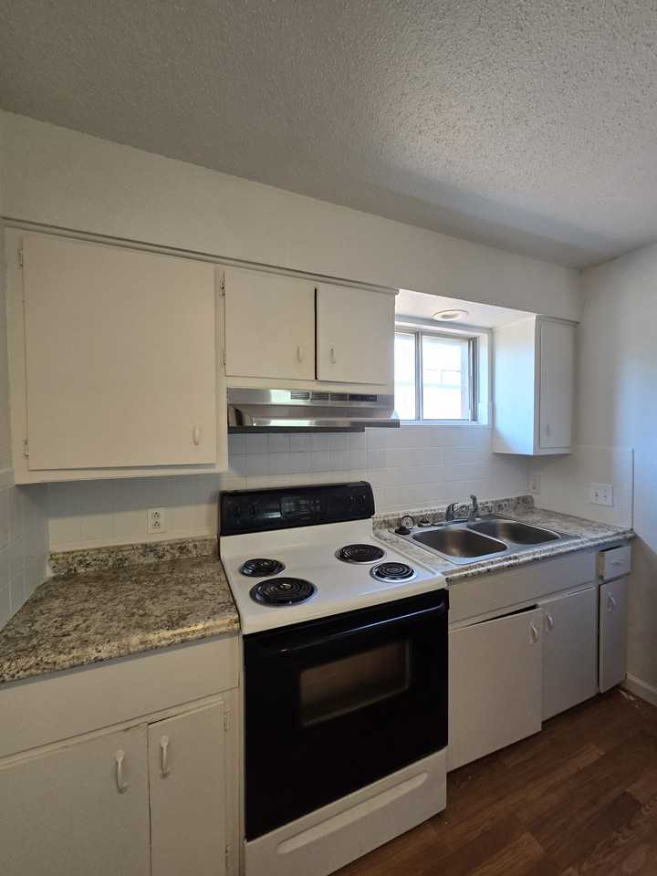 1916-1924 S Broadway - Photo 6 of 32