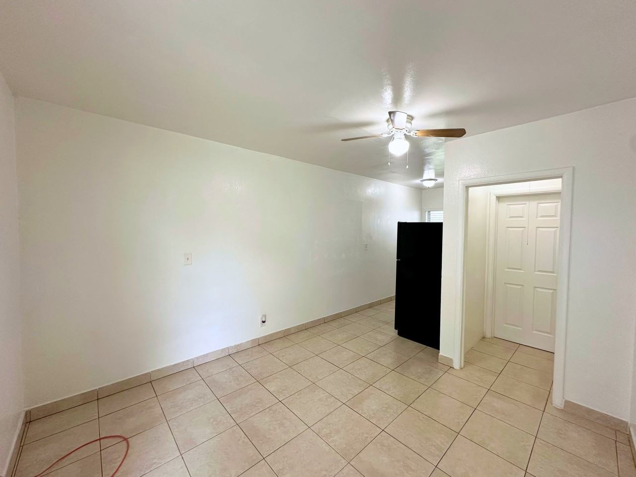 918 South Federal Highway - Photo 3 of 11
