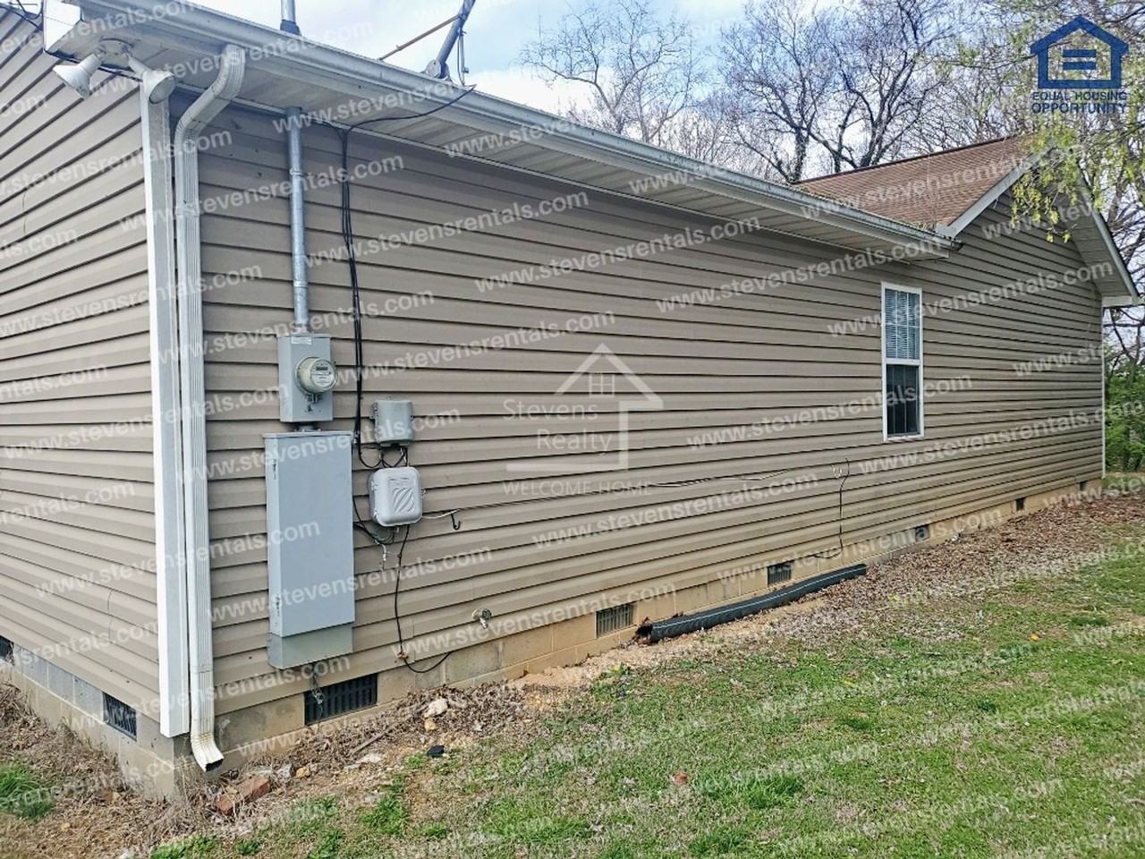 3715 Skyline Dr - Photo 5 of 18