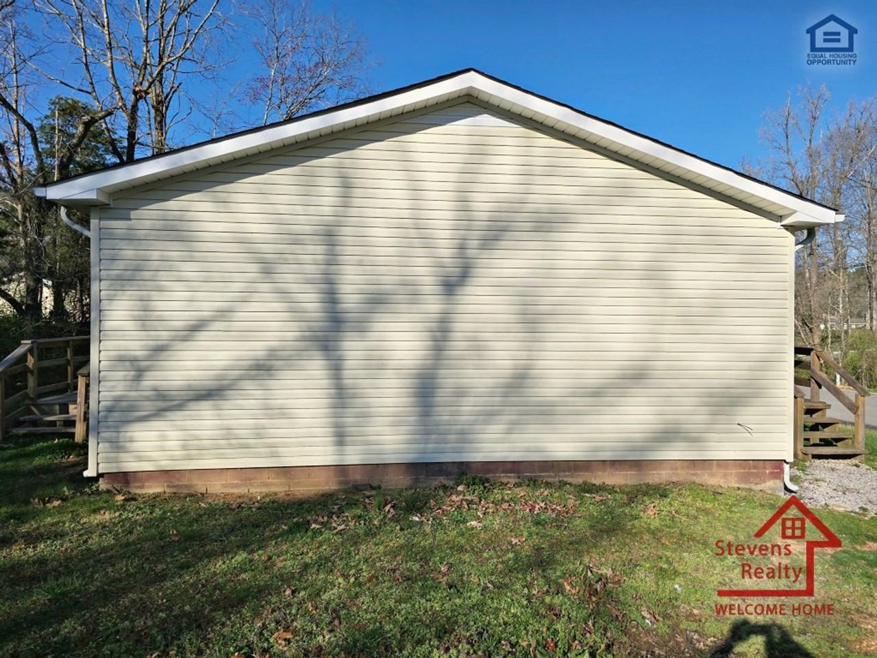 210 Holly Berry Ln - Photo 5 of 14