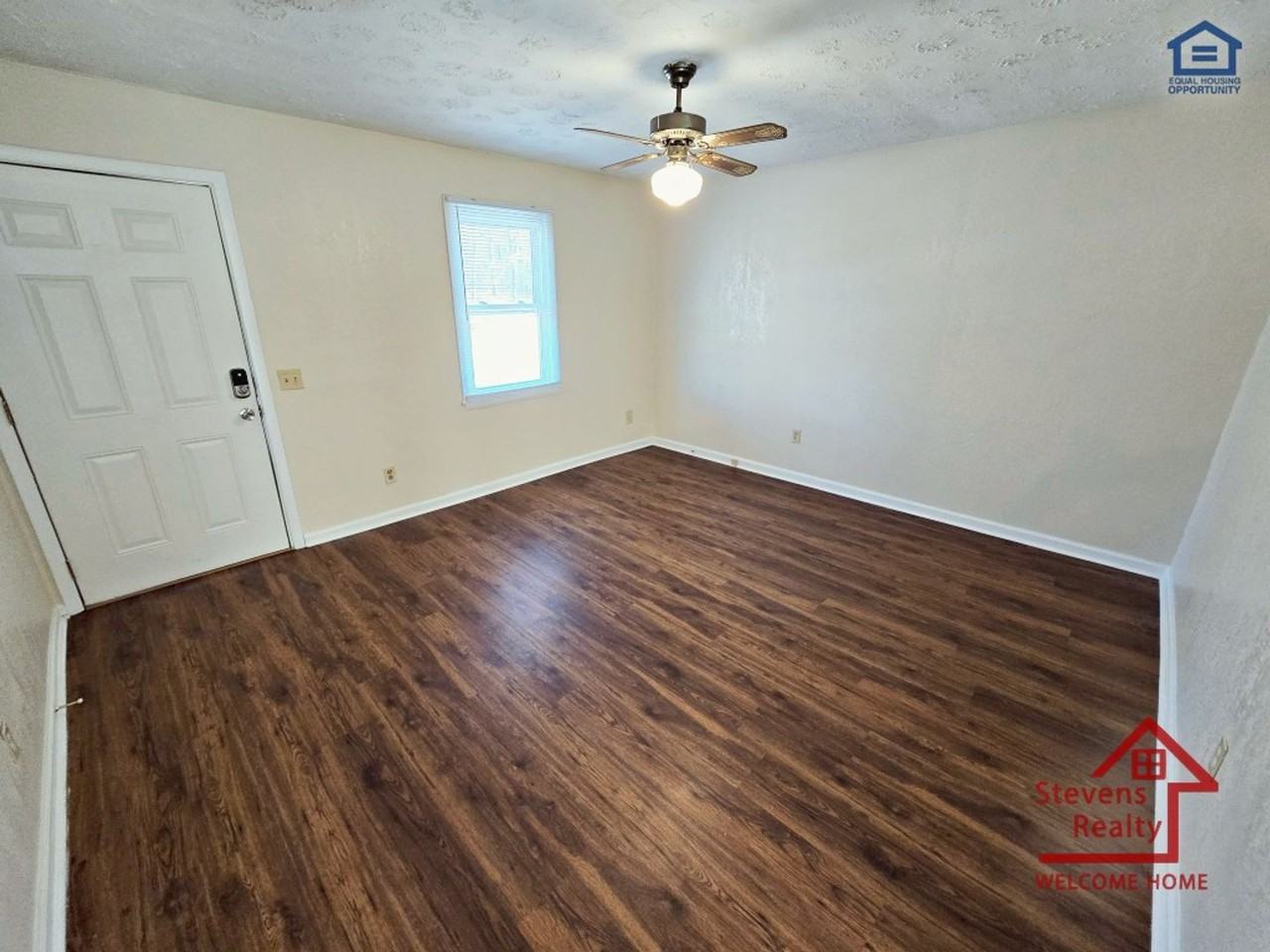 210 Holly Berry Ln - Photo 6 of 14