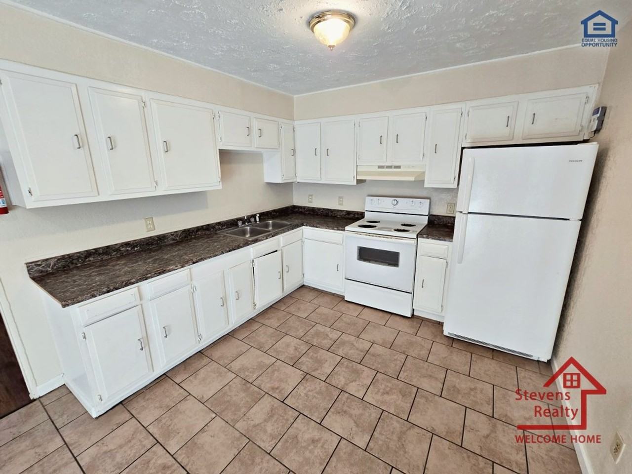 210 Holly Berry Ln - Photo 6 of 12