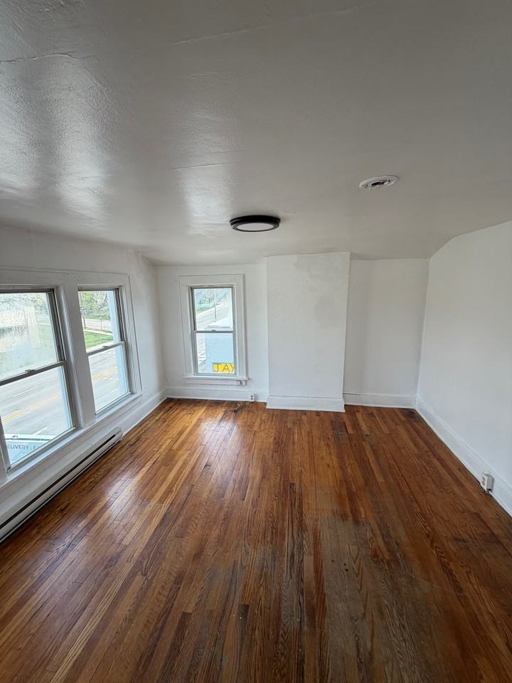 1408 East Main Street - Photo 3 of 8