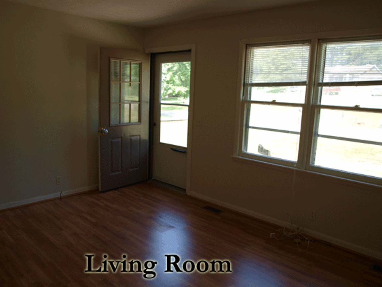 720 Robinson Rd - Photo 4 of 15