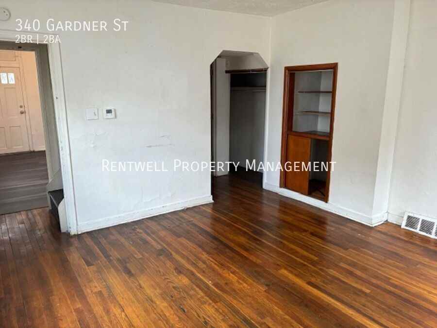 340 Gardner St - Photo 2 of 9