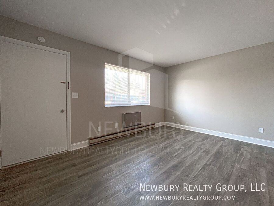 11 Sunbury Est - Photo 3 of 28