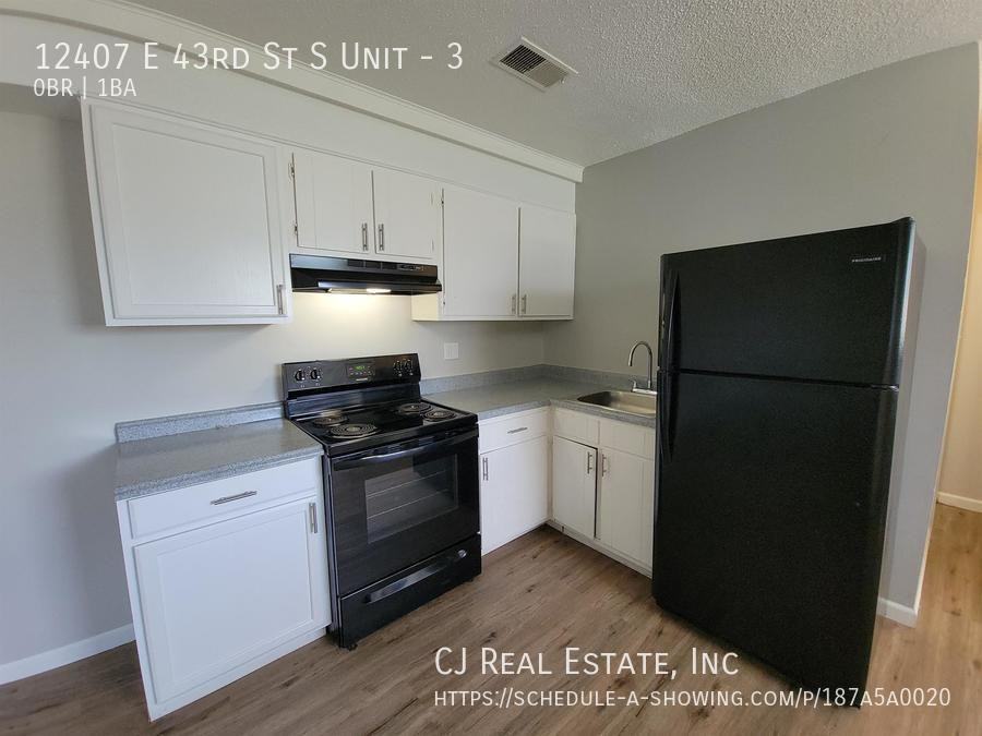 12407 E 43rd St S #3 - Photo 6 of 10