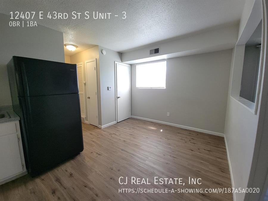 12407 E 43rd St S #3 - Photo 7 of 10