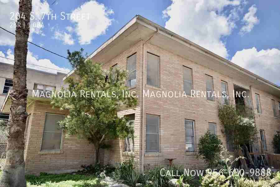 204 S 7th St - Photo 2 of 12