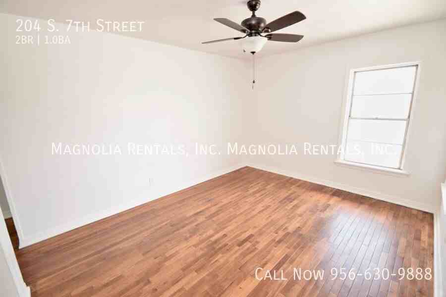 204 S 7th St - Photo 4 of 12