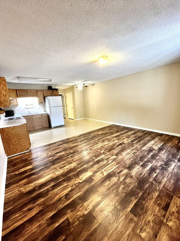 Lauderdale Apartments - Photo 3 of 7