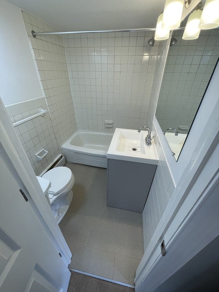 Creek Road Apartments - Photo 5 of 6