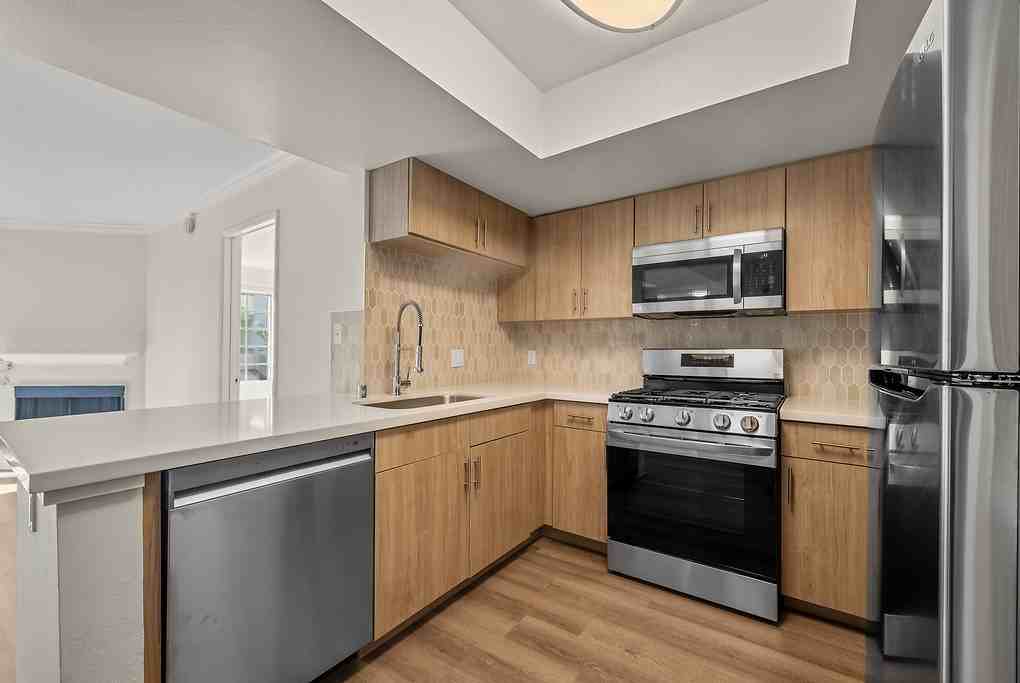 Tiffany Court - Photo 7 of 37