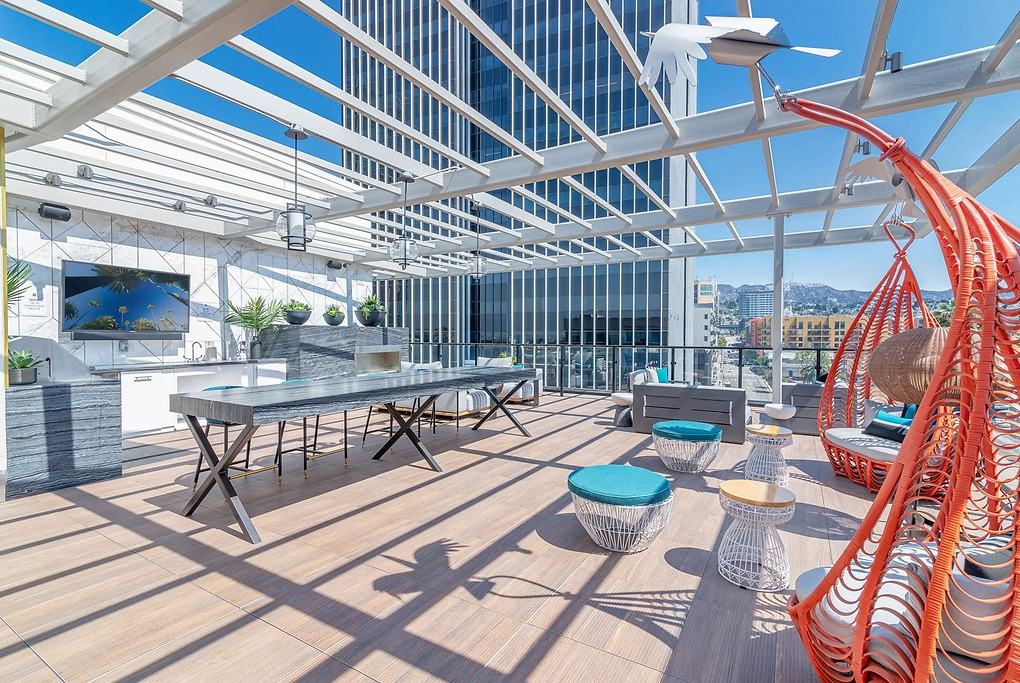 Wallace on Sunset - Photo 5 of 50