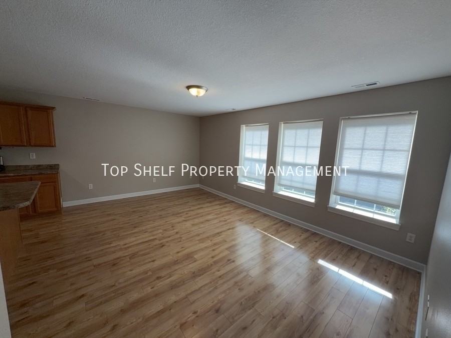 386 Ne Satinwood - Photo 2 of 13