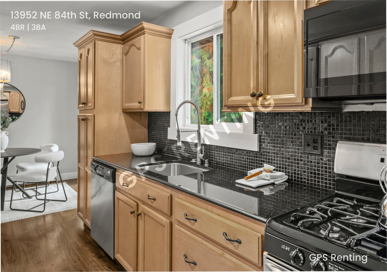 13952 Ne 84th St - Photo 4 of 33