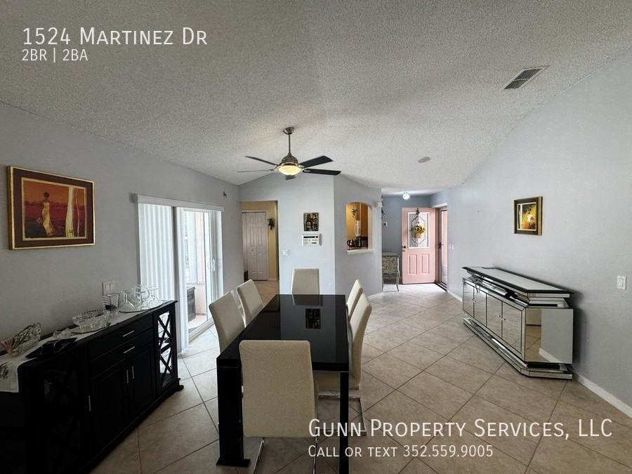 1524 Martinez Dr - Photo 3 of 20