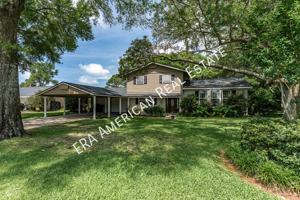 featured image of 631 Country Club Ave Ne