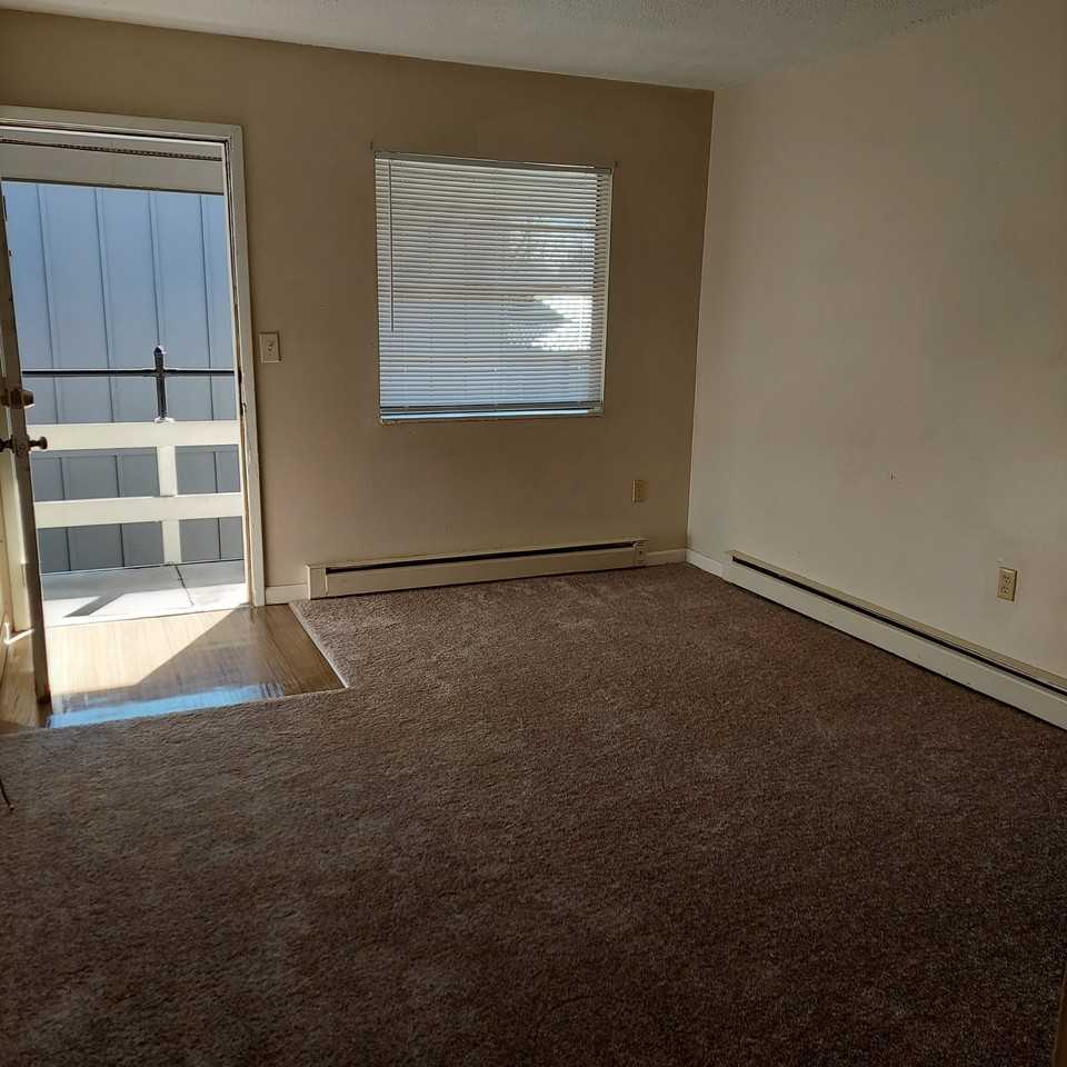 Creekview Apartments - Photo 5 of 11