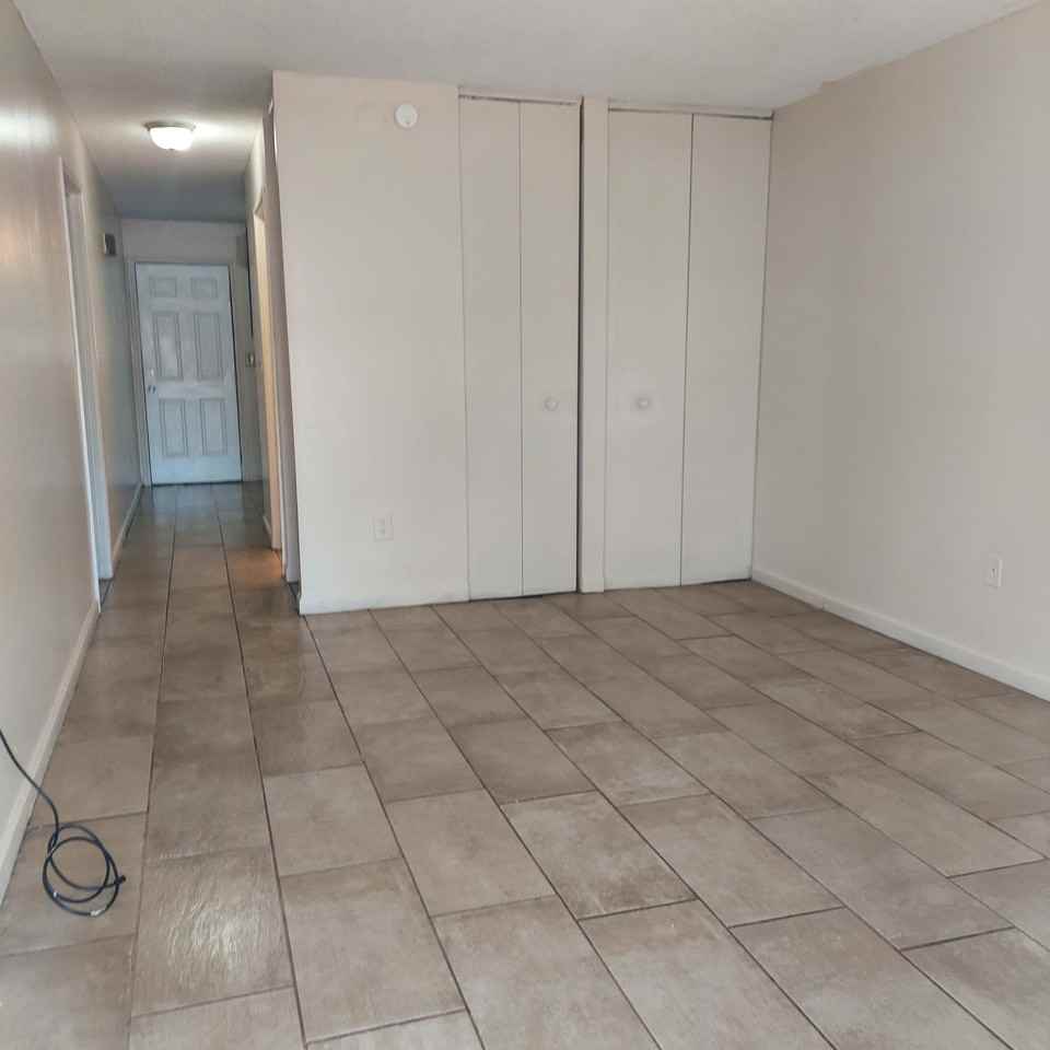 Creekview Apartments - Photo 6 of 11