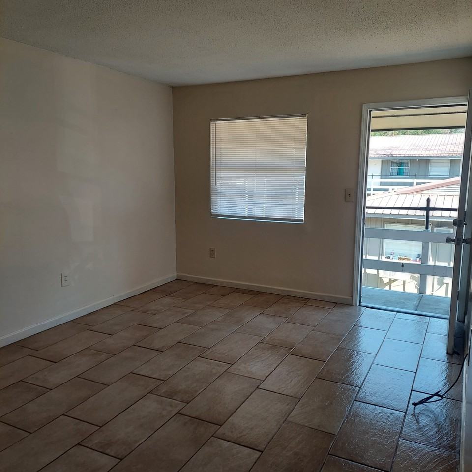 Creekview Apartments - Photo 7 of 11