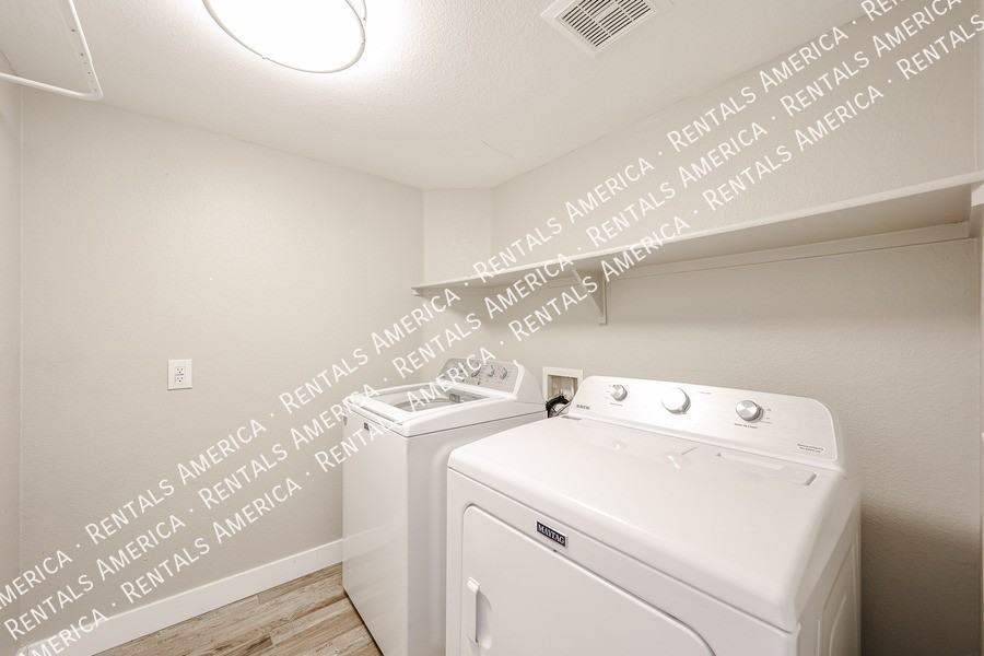 2305 E Cherry Hills Pl - Photo 6 of 50