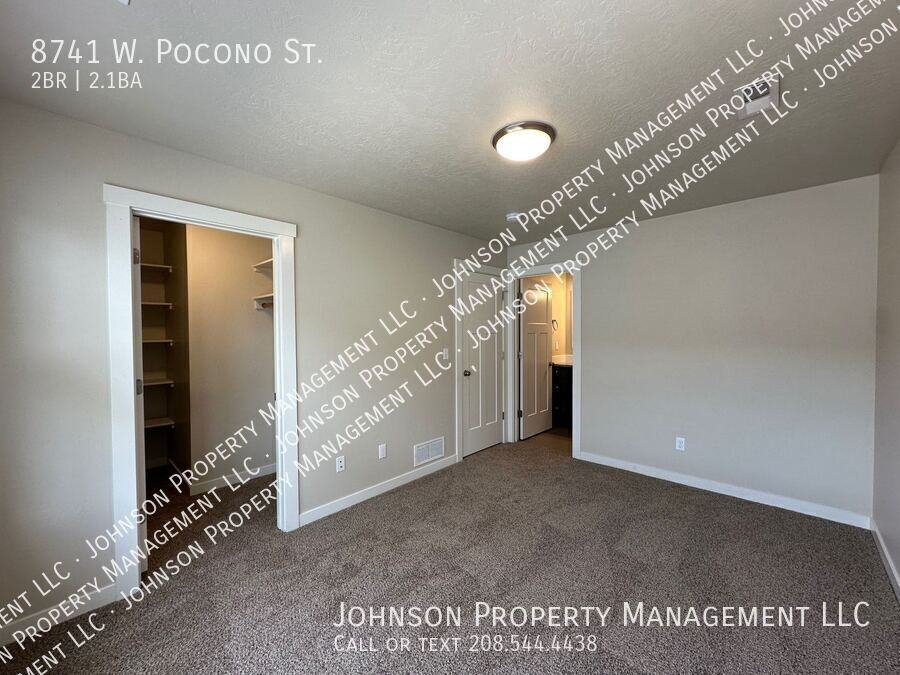 8741 W Pocono Ln - Photo 6 of 14